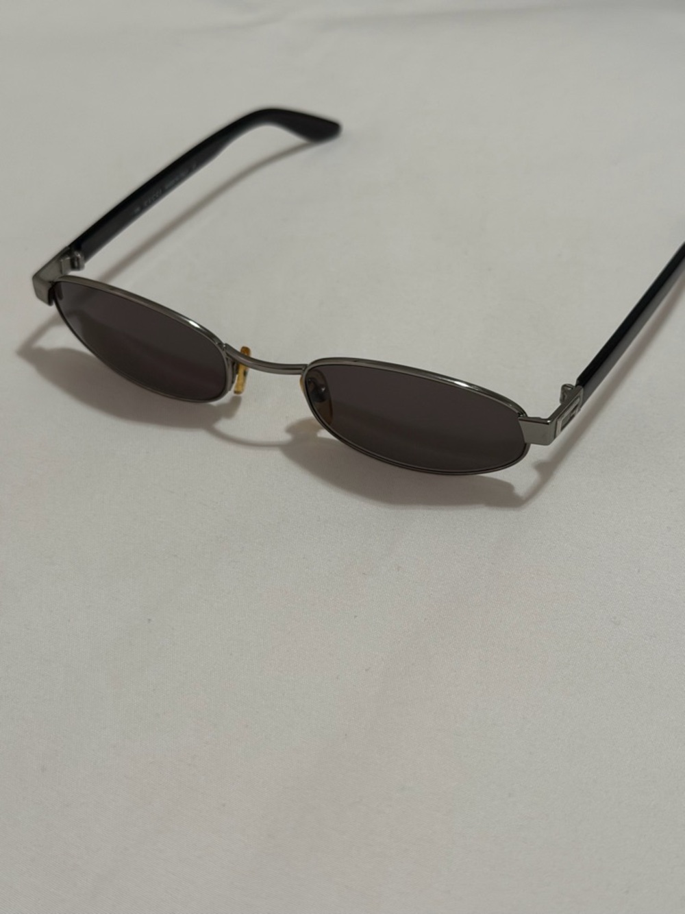 Vintage Gucci Women’s Oval Black Lens Metal Sunglasses - Picture 2 of 10